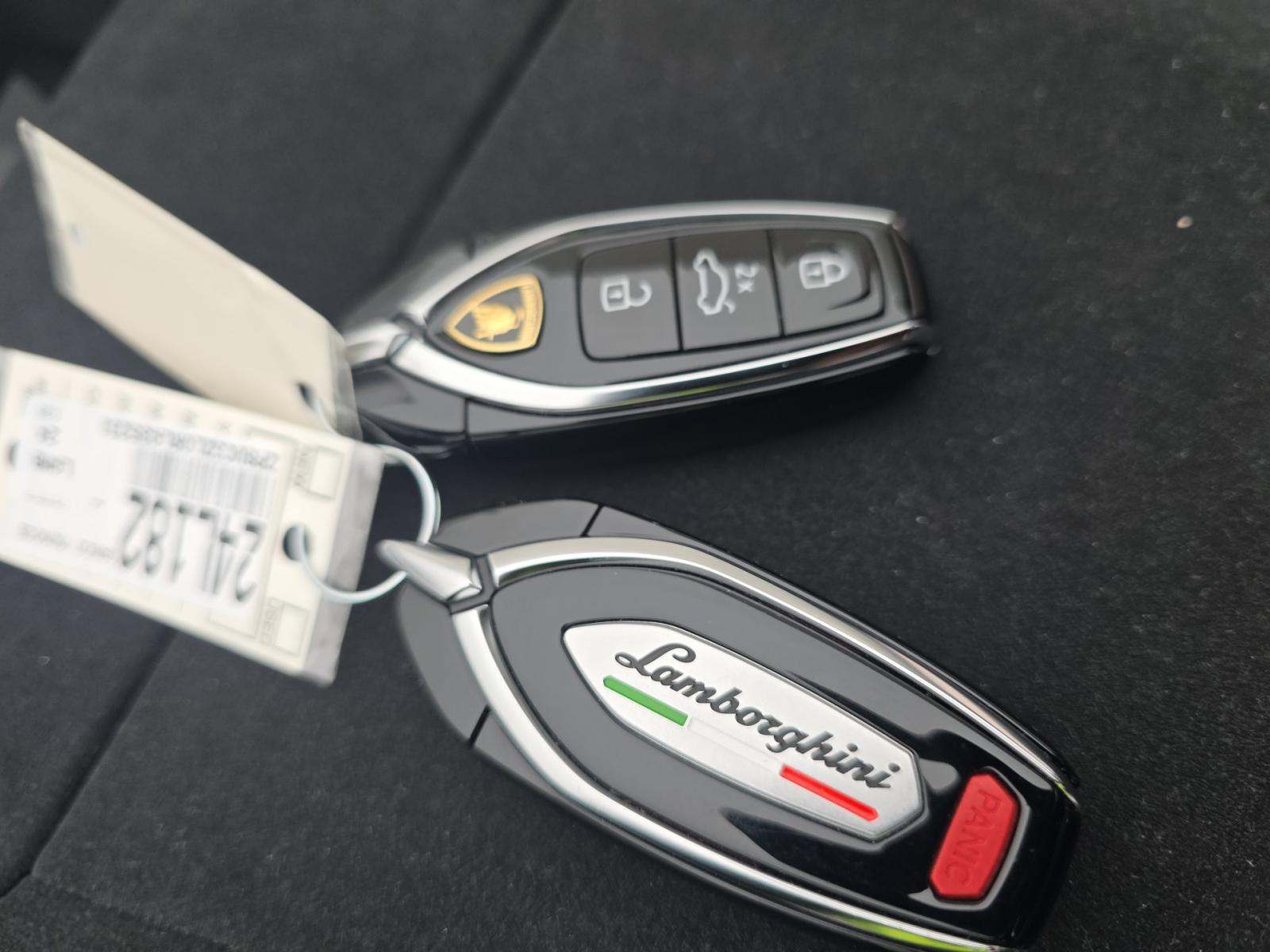 2024 Lamborghini Urus Performante AWD