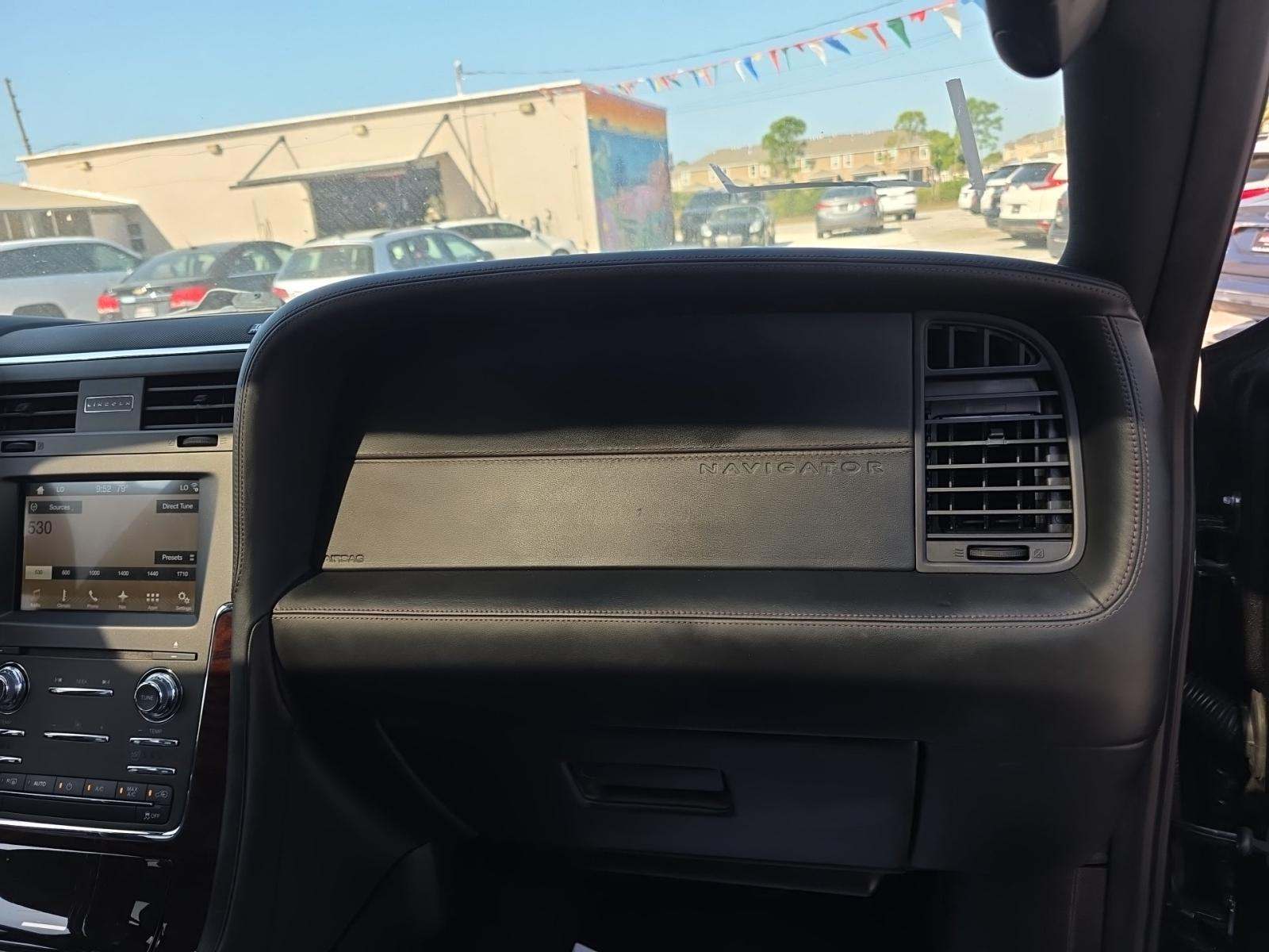 2017 Lincoln Navigator Reserve RWD