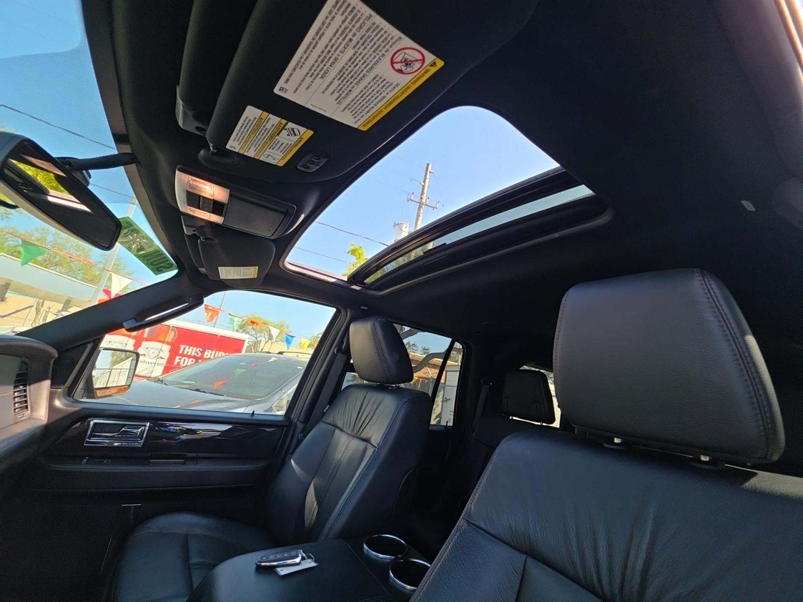 2017 Lincoln Navigator Reserve RWD