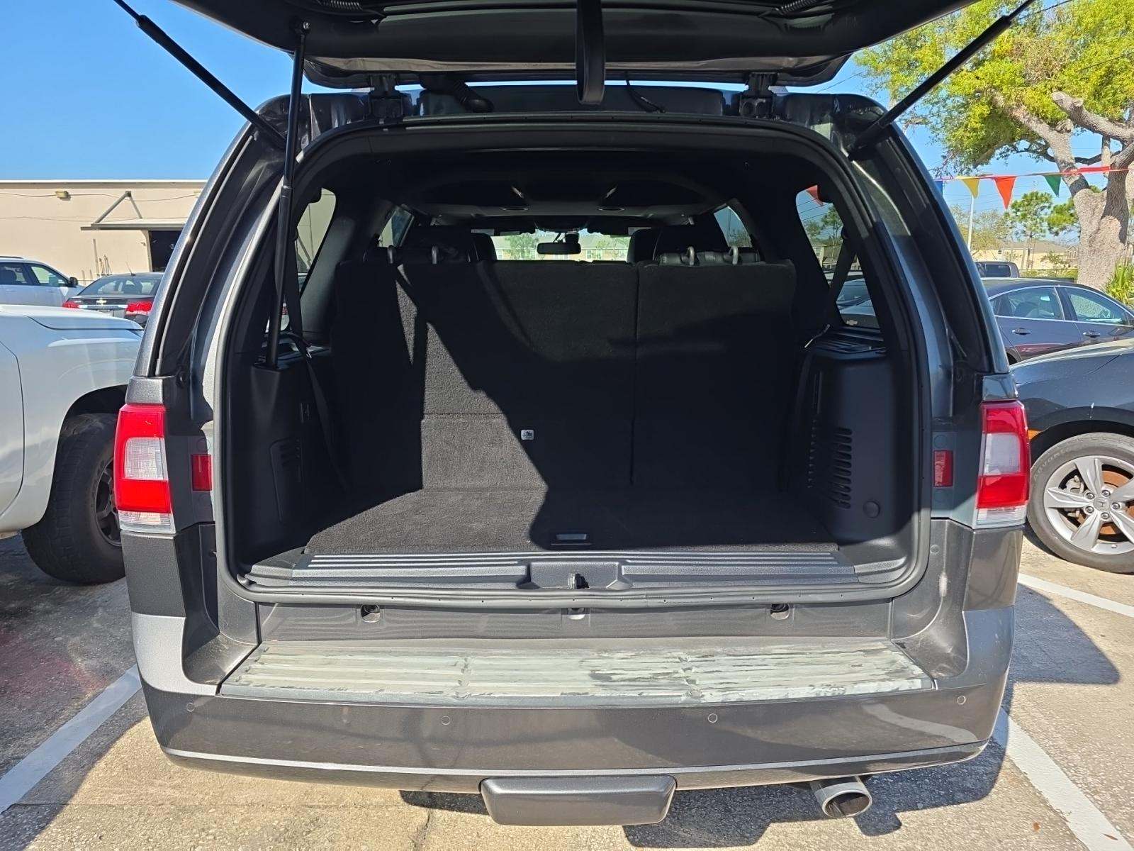 2017 Lincoln Navigator Reserve RWD