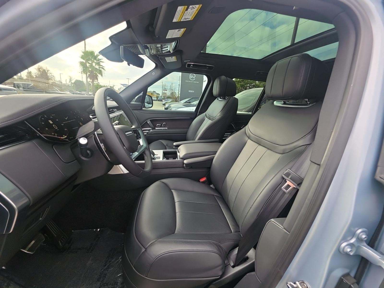 2025 Land Rover Range Rover SE AWD