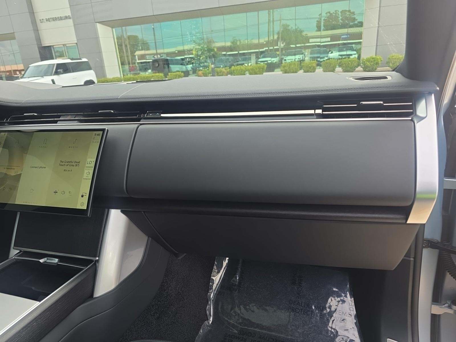 2025 Land Rover Range Rover SE AWD