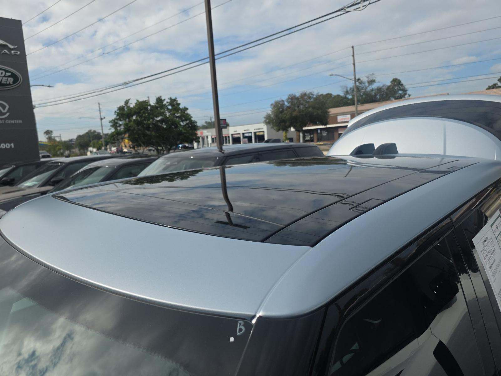 2025 Land Rover Range Rover SE AWD