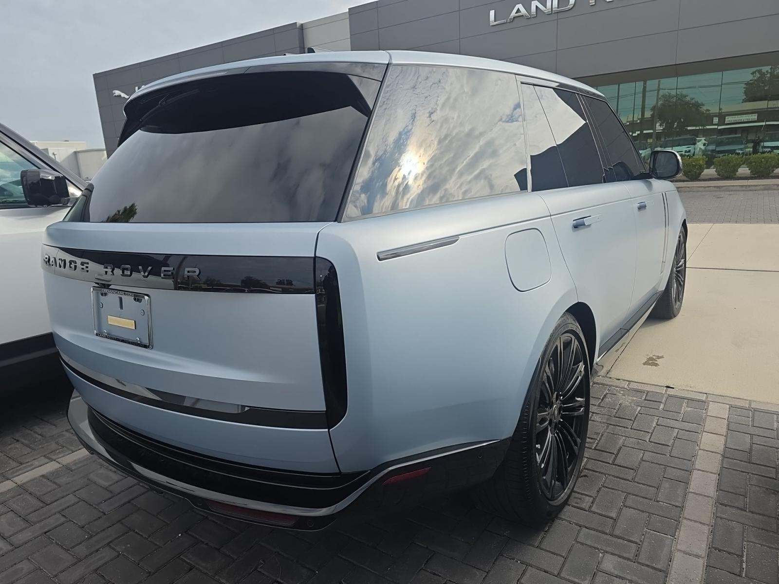 2025 Land Rover Range Rover SE AWD