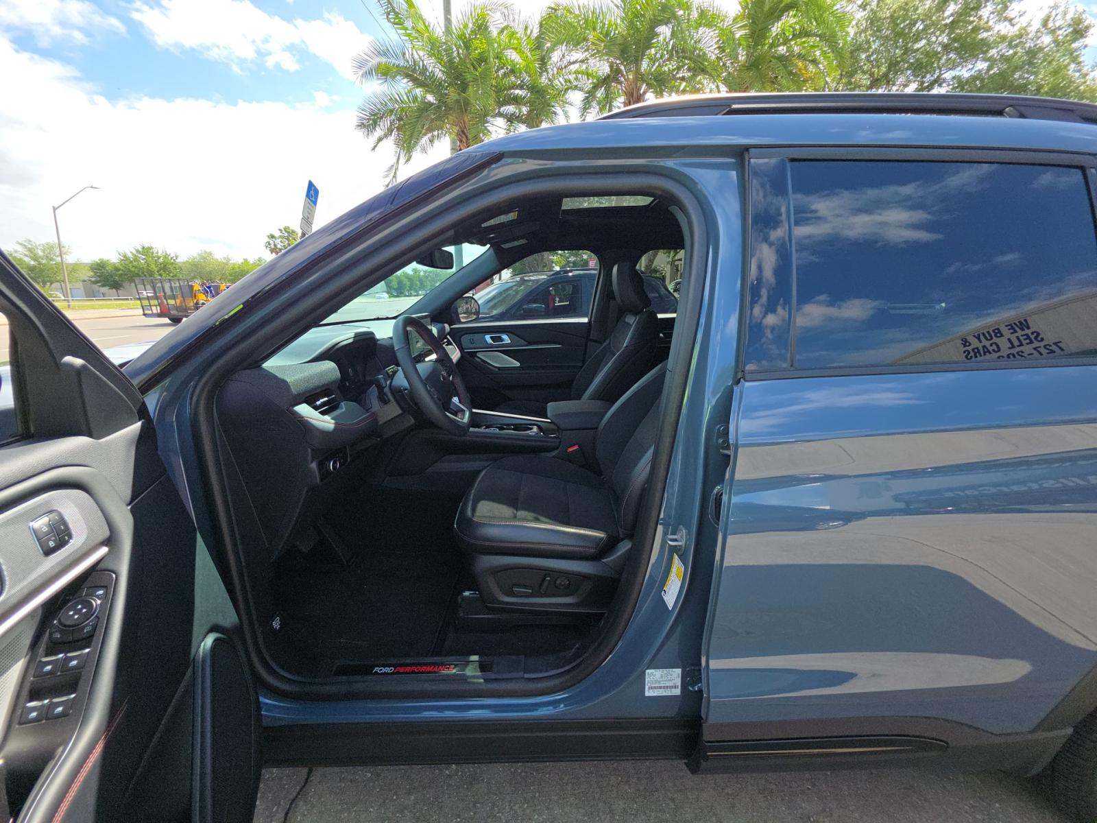 FORD EXPLORER - 6