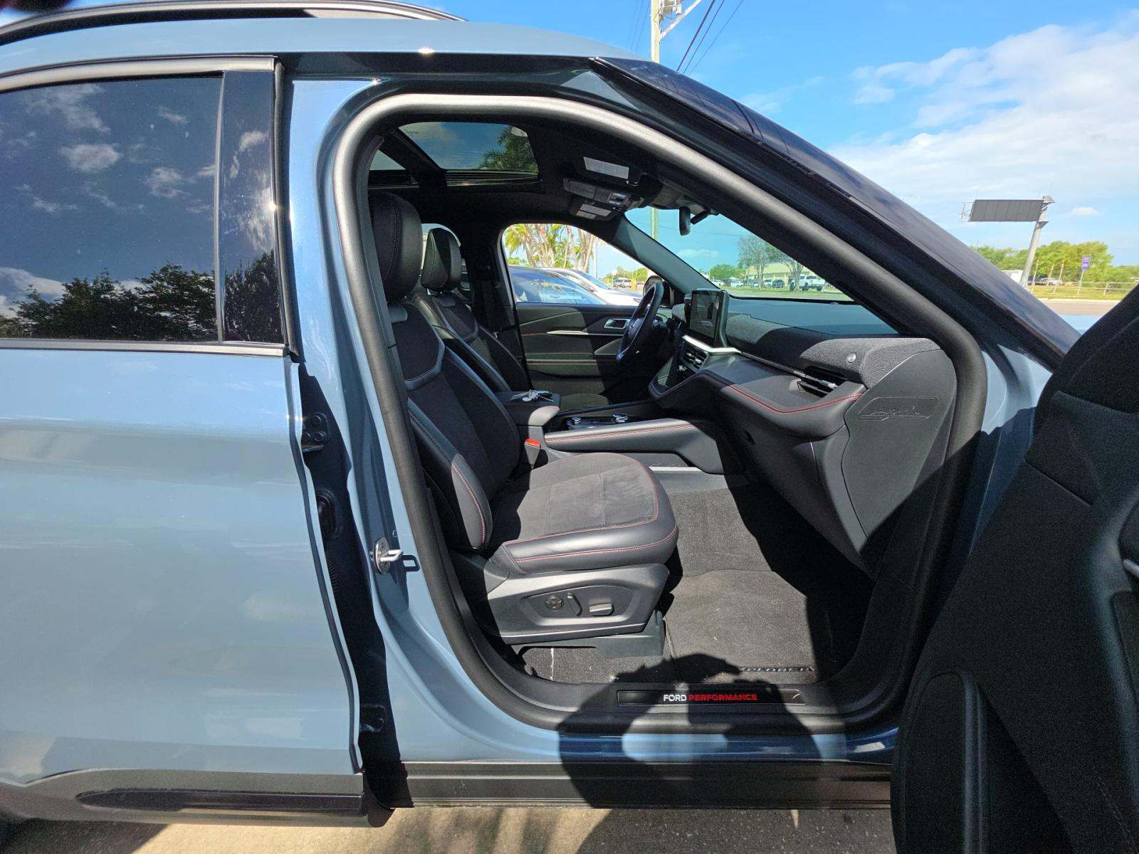 2025 Ford Explorer ST AWD