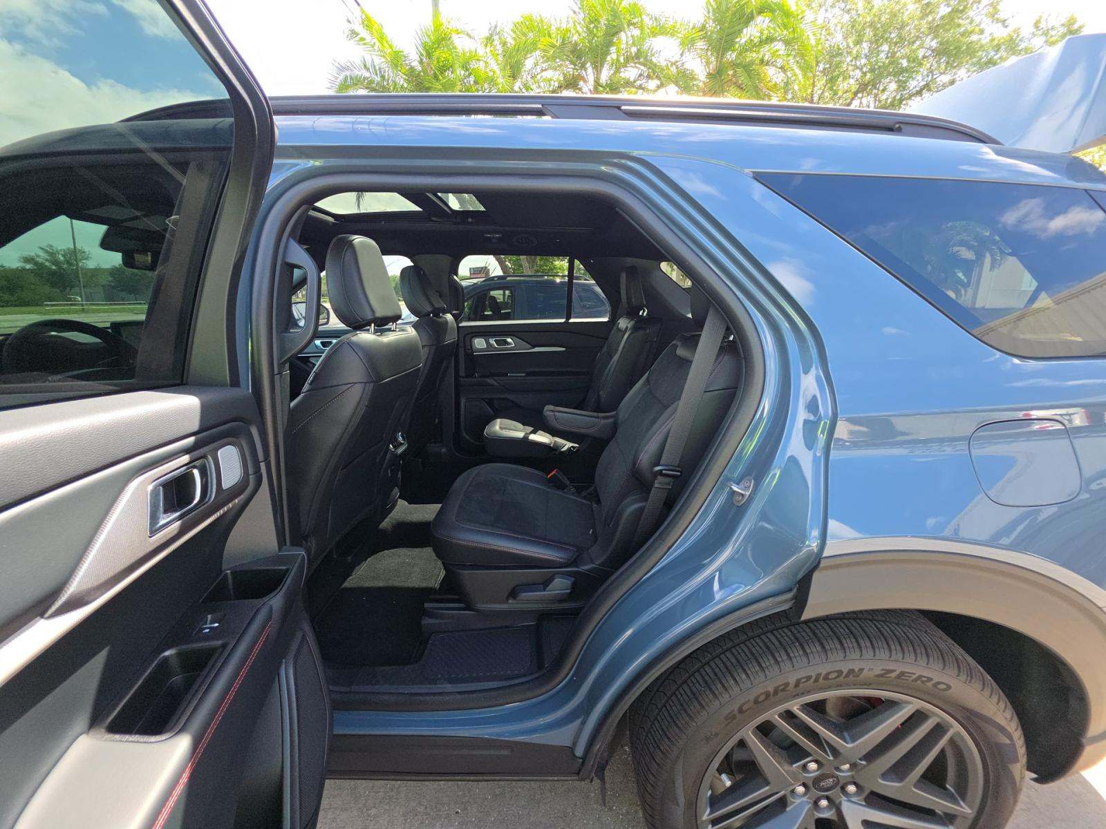 2025 Ford Explorer ST AWD