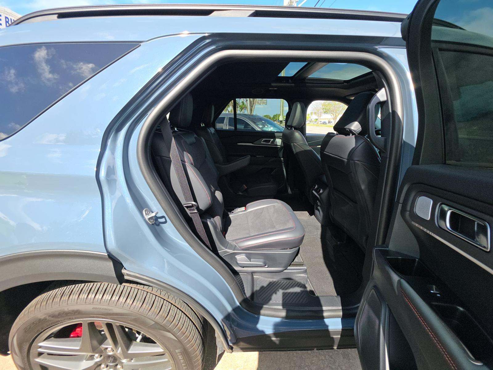 2025 Ford Explorer ST AWD