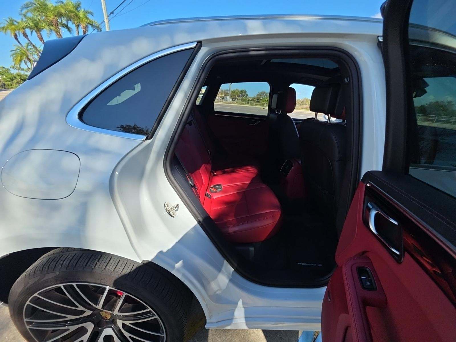 2024 Porsche Macan S AWD