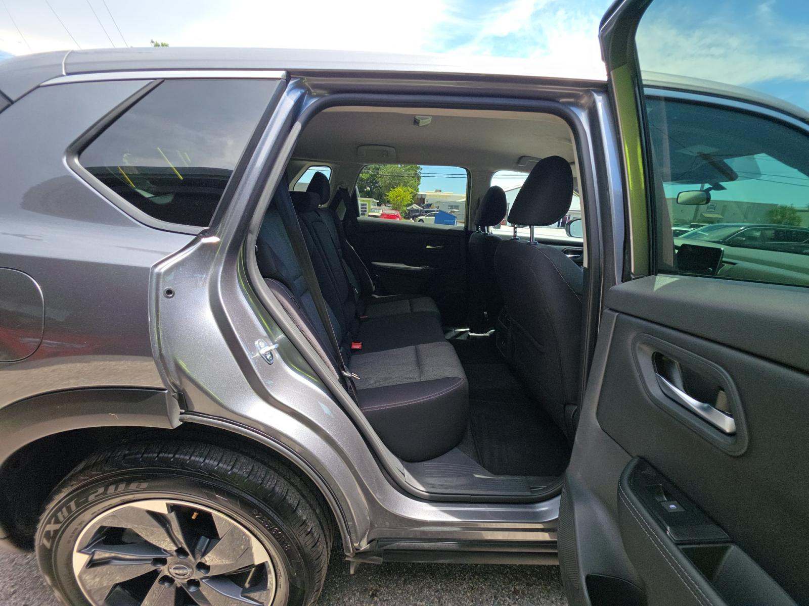 2026 Nissan Rogue SV FWD