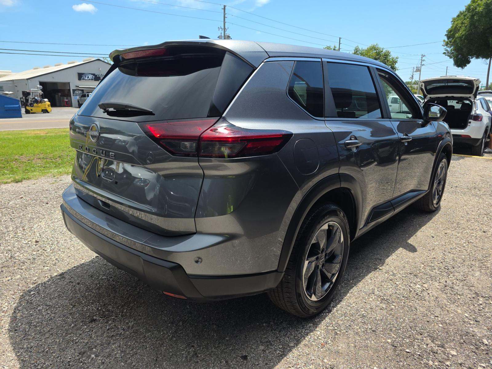 2026 Nissan Rogue SV FWD