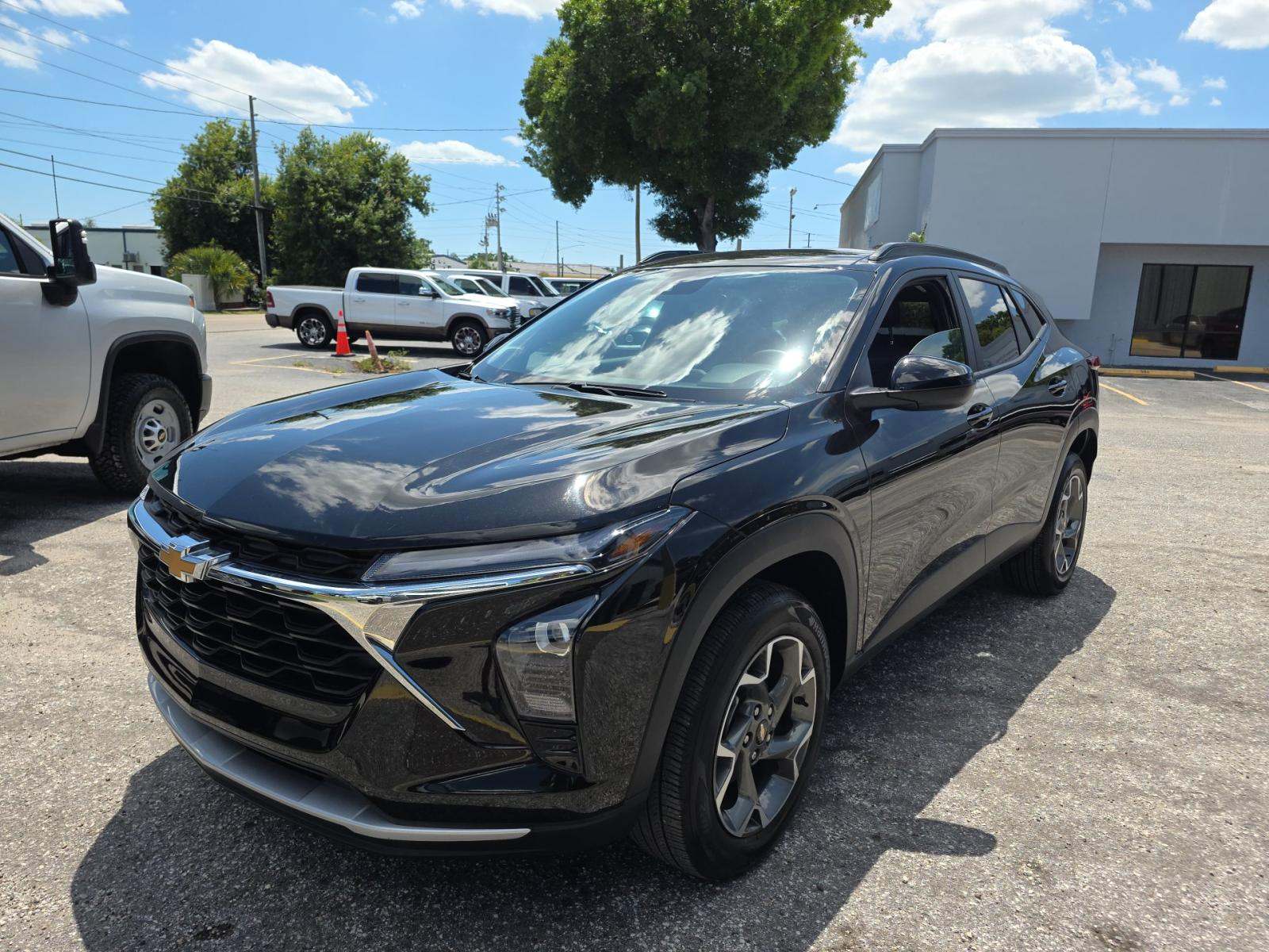 CHEVROLET TRAX - 1