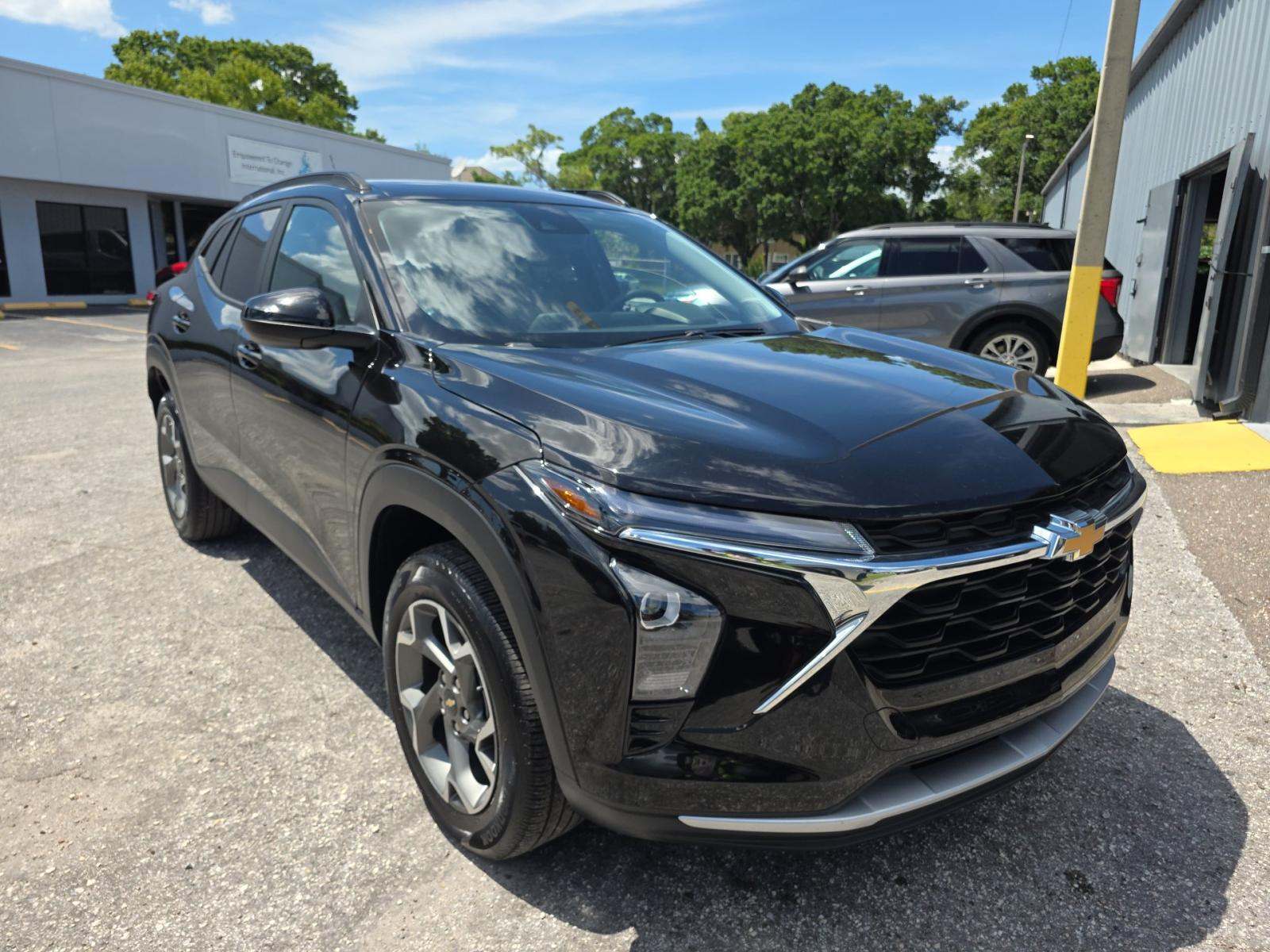 CHEVROLET TRAX - 4