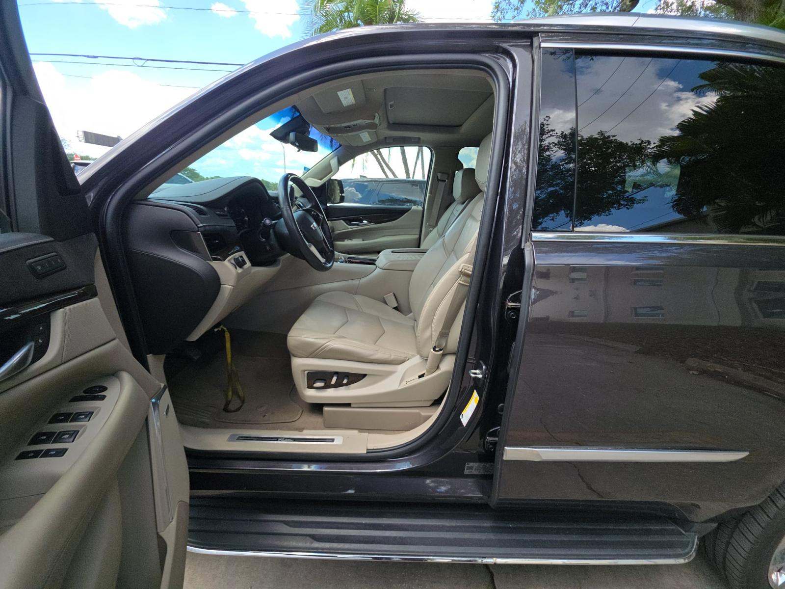 2018 Cadillac Escalade Luxury RWD
