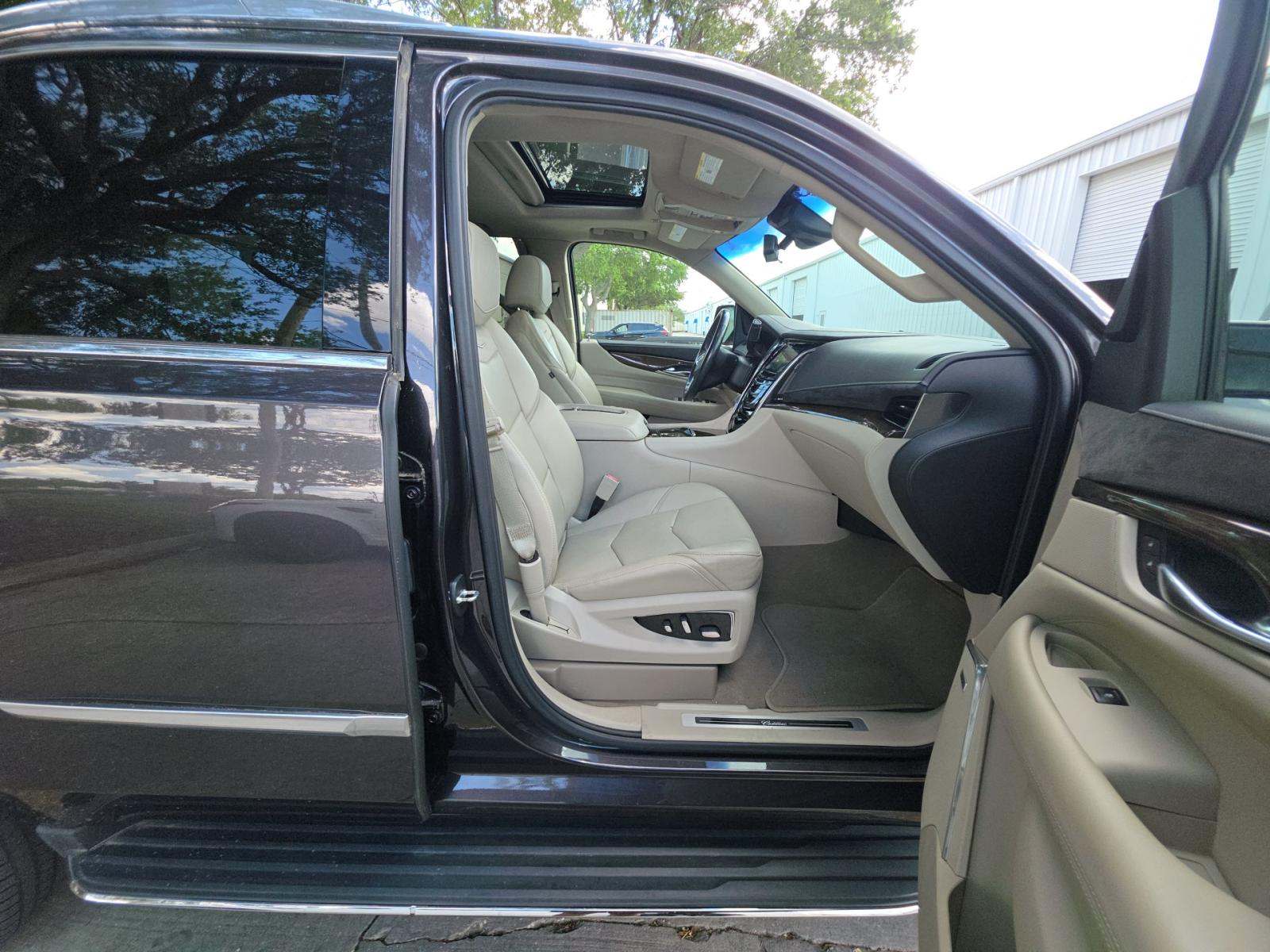 2018 Cadillac Escalade Luxury RWD