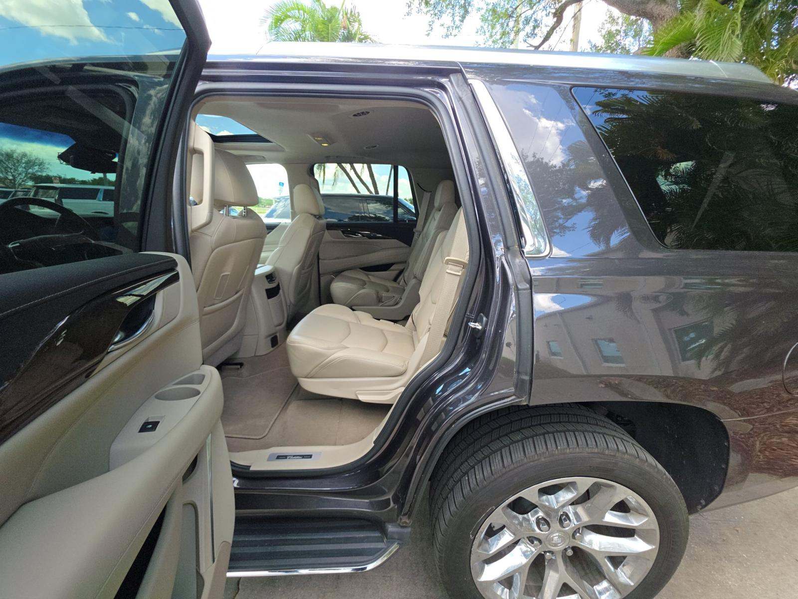 2018 Cadillac Escalade Luxury RWD