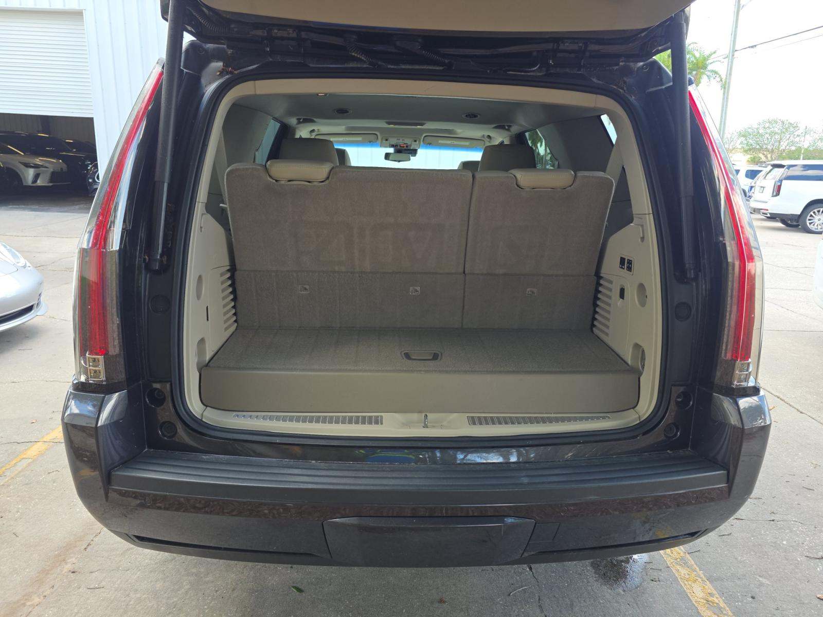 2018 Cadillac Escalade Luxury RWD