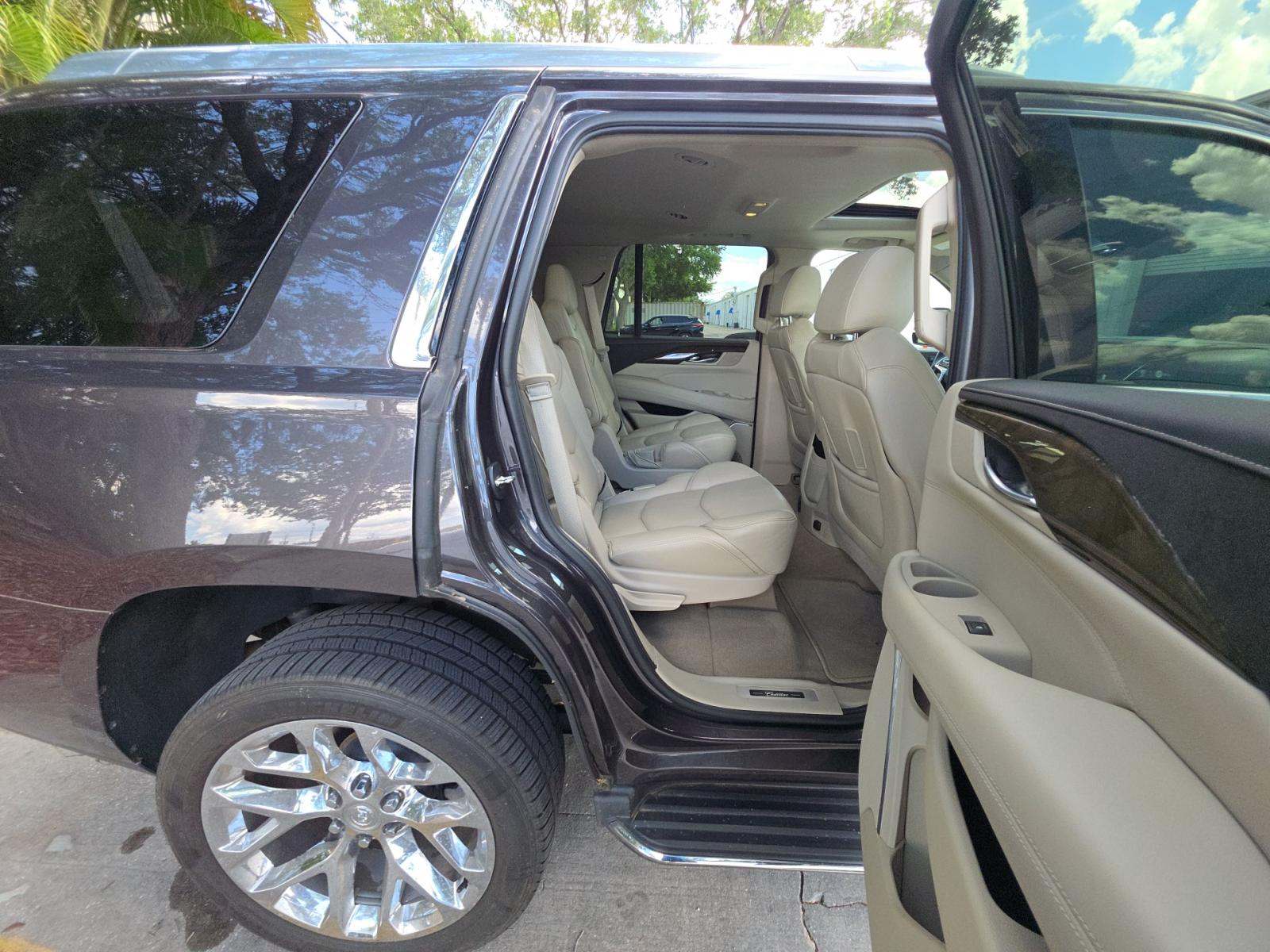 2018 Cadillac Escalade Luxury RWD