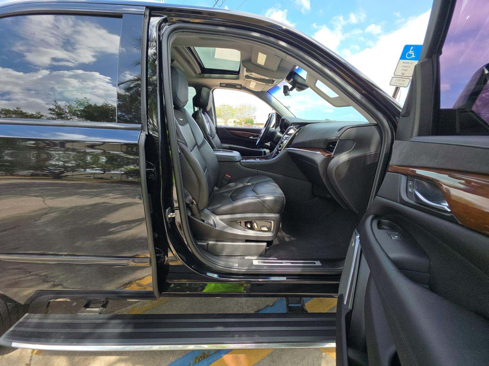 2019 Cadillac Escalade Premium Luxury AWD