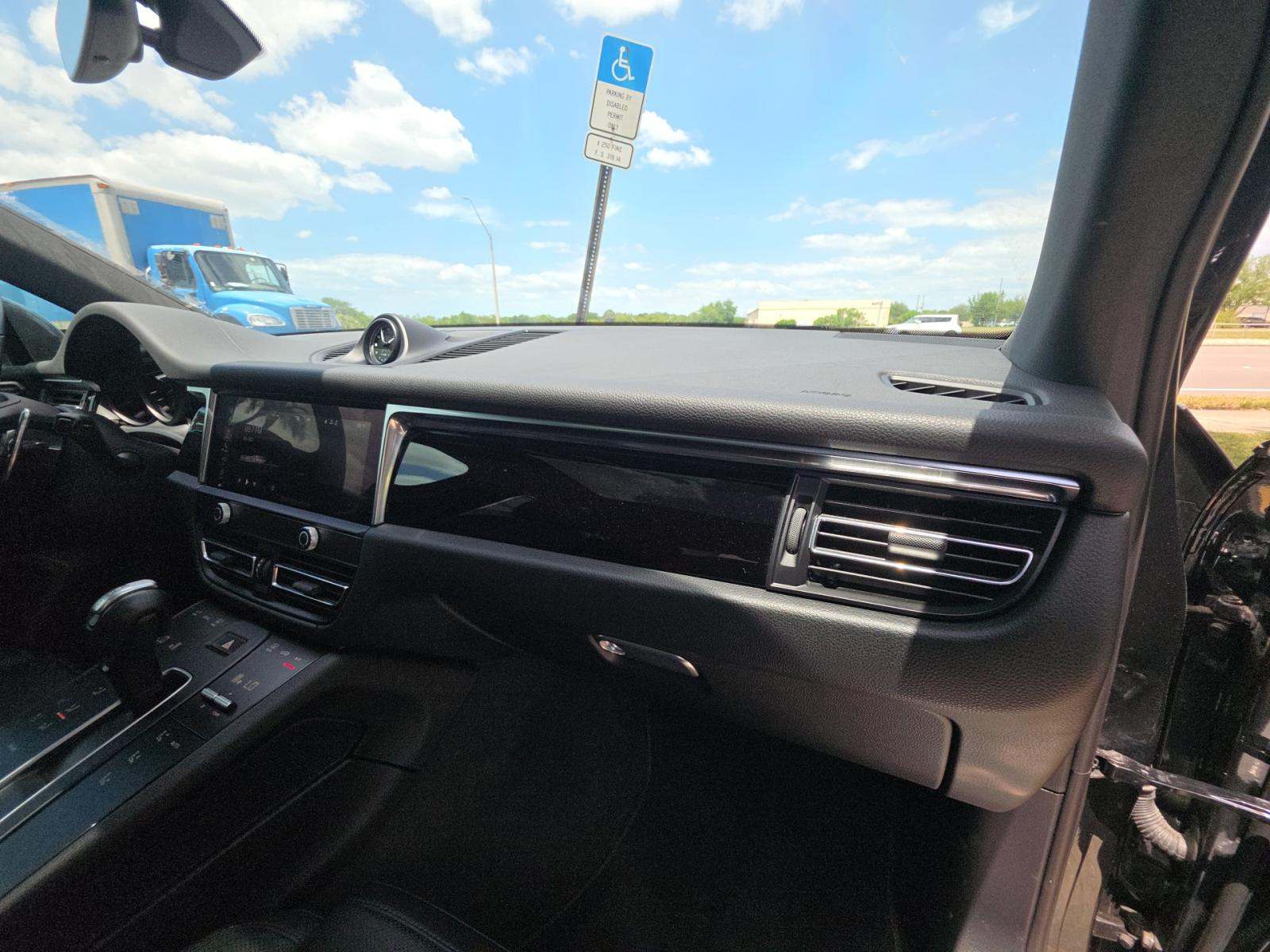 2022 Porsche Macan S AWD