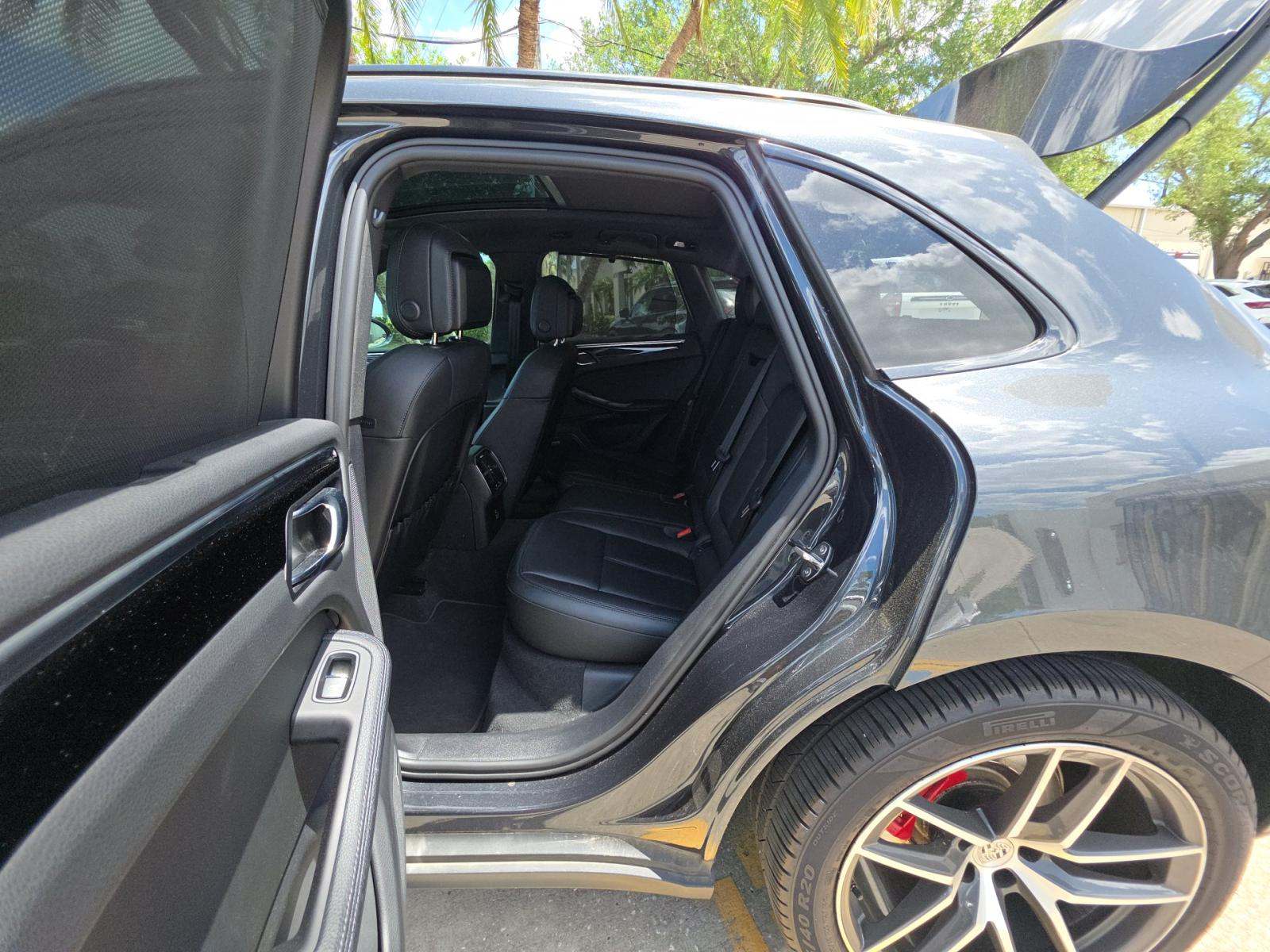 2022 Porsche Macan S AWD