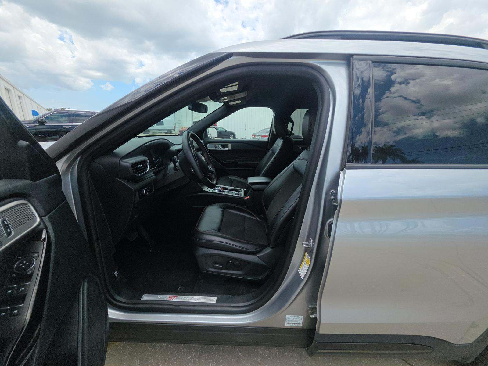 2023 Ford Explorer ST-Line AWD