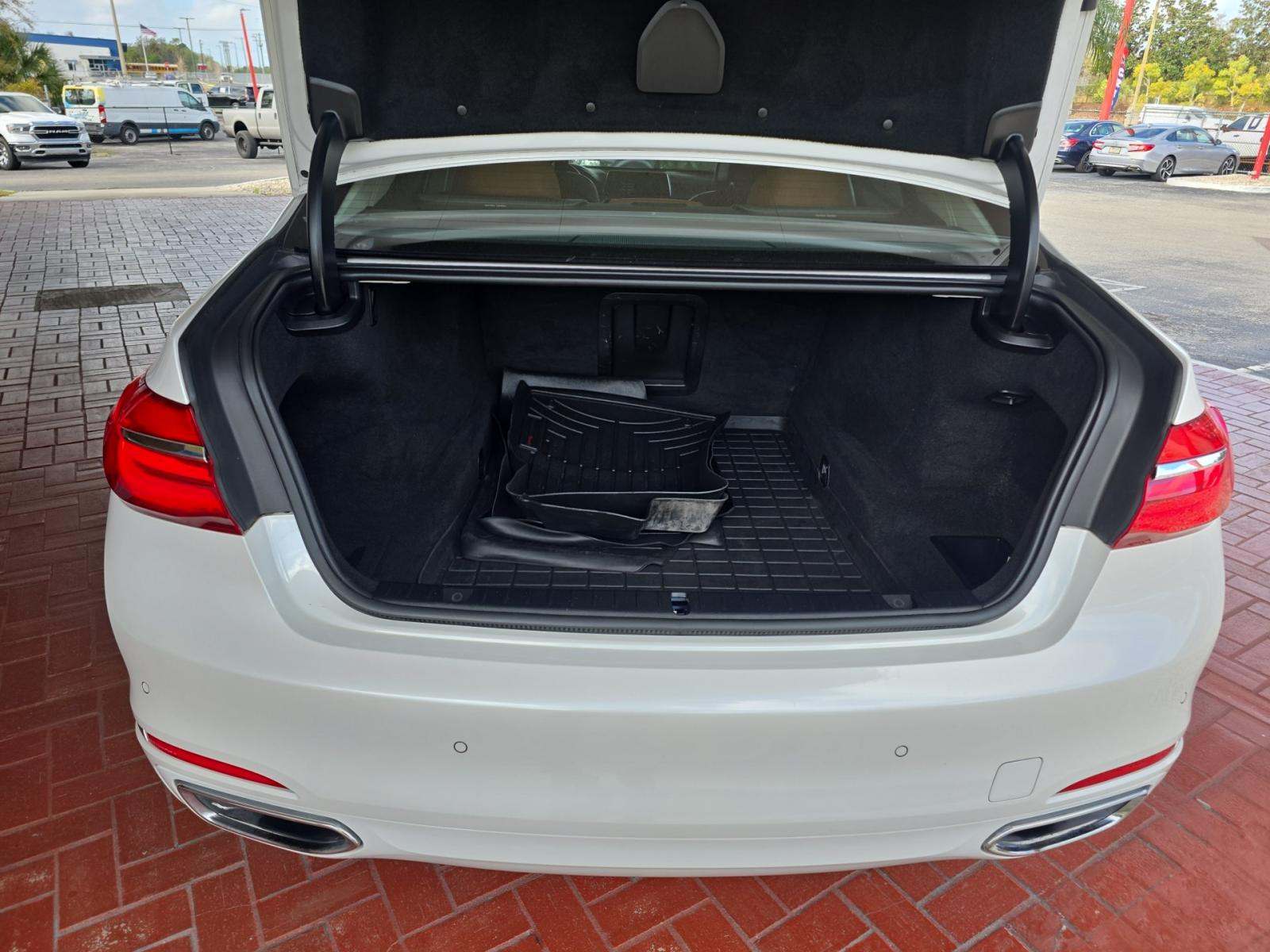 2019 BMW 7 Series 740i RWD