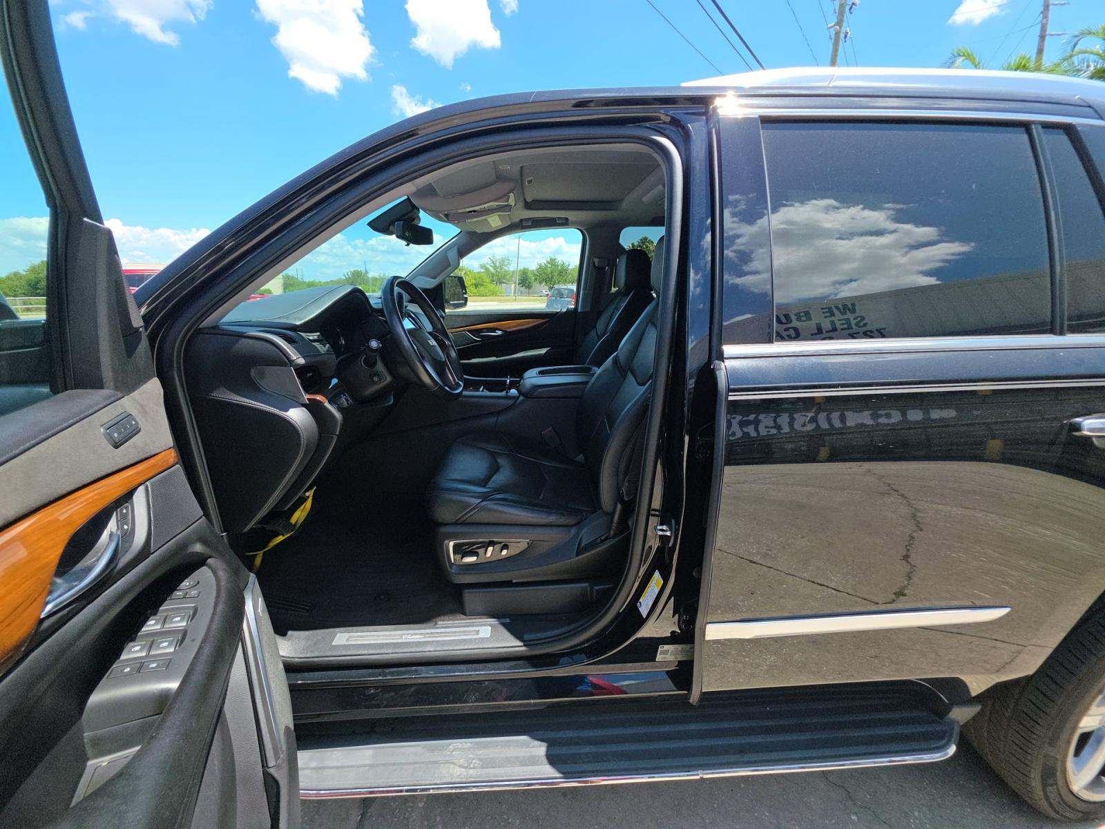 2020 Cadillac Escalade Luxury RWD