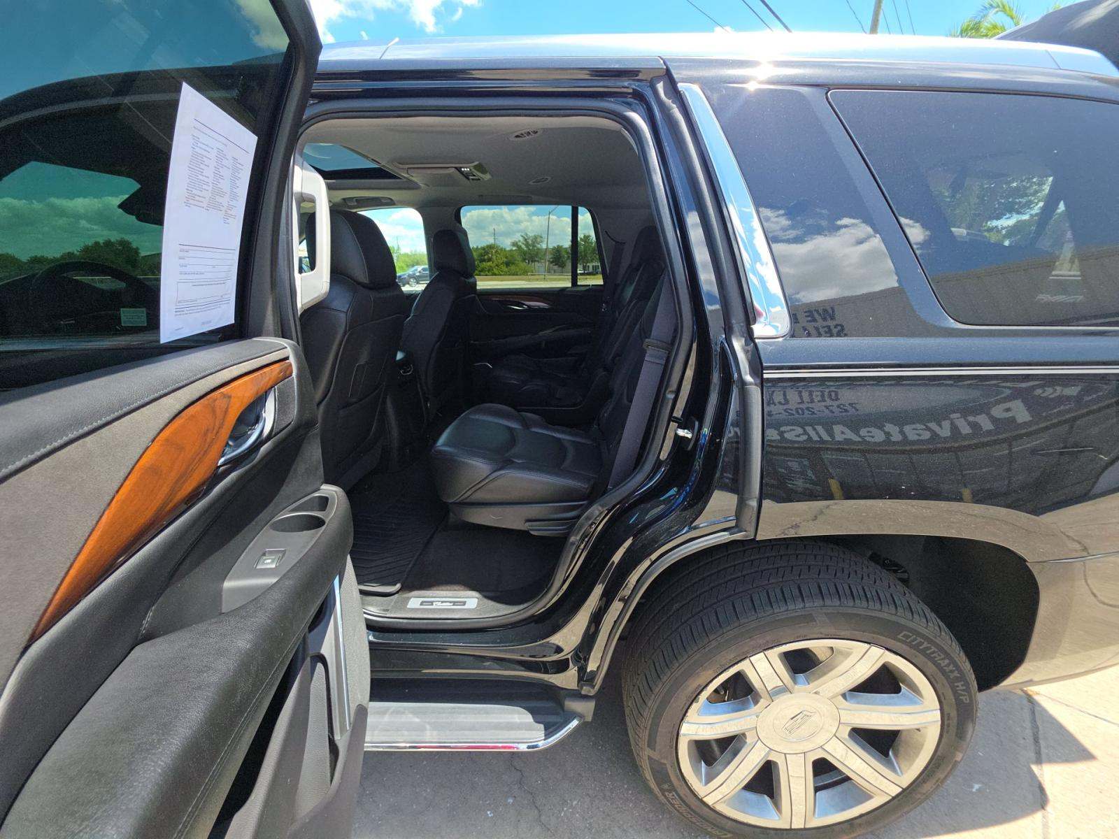 2020 Cadillac Escalade Luxury RWD