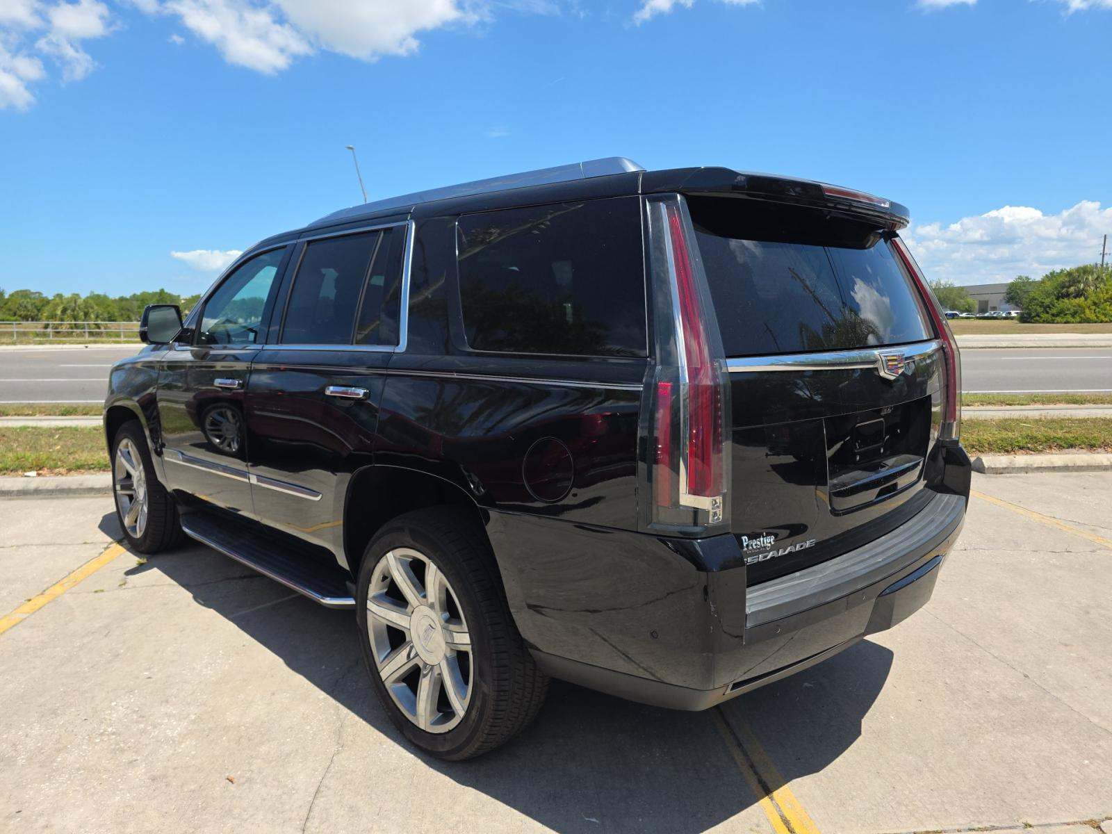 2020 Cadillac Escalade Luxury RWD