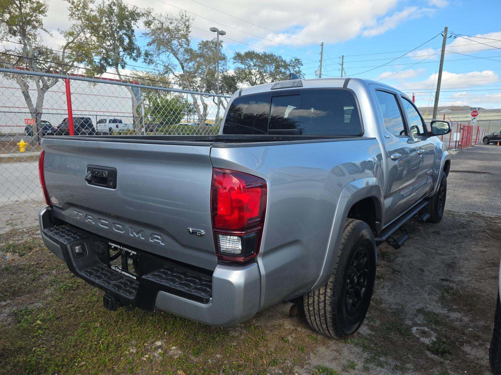 2022 Toyota Tacoma SR5 RWD