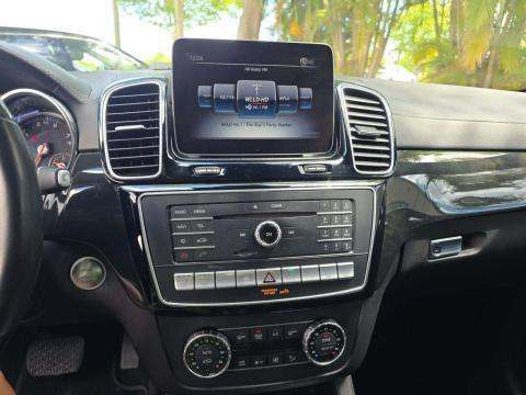 MERCEDES-BENZ GLS - 10