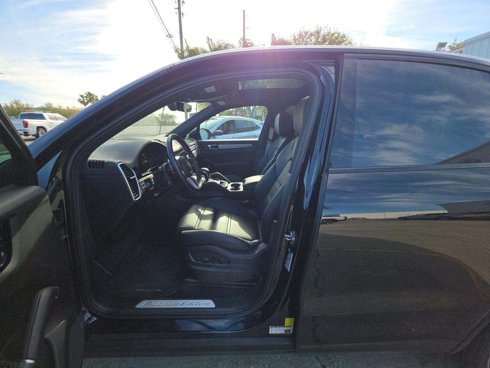 2023 Porsche Cayenne Platinum Edition AWD