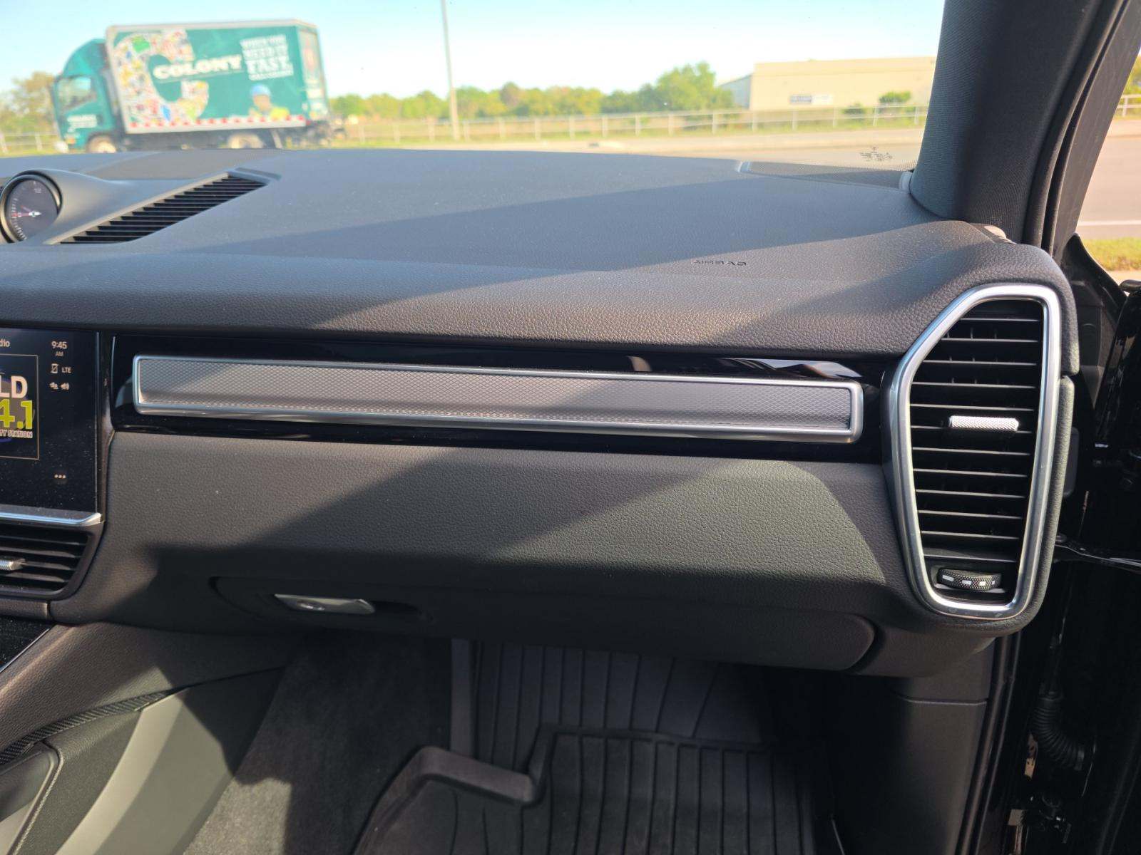 2023 Porsche Cayenne Platinum Edition AWD