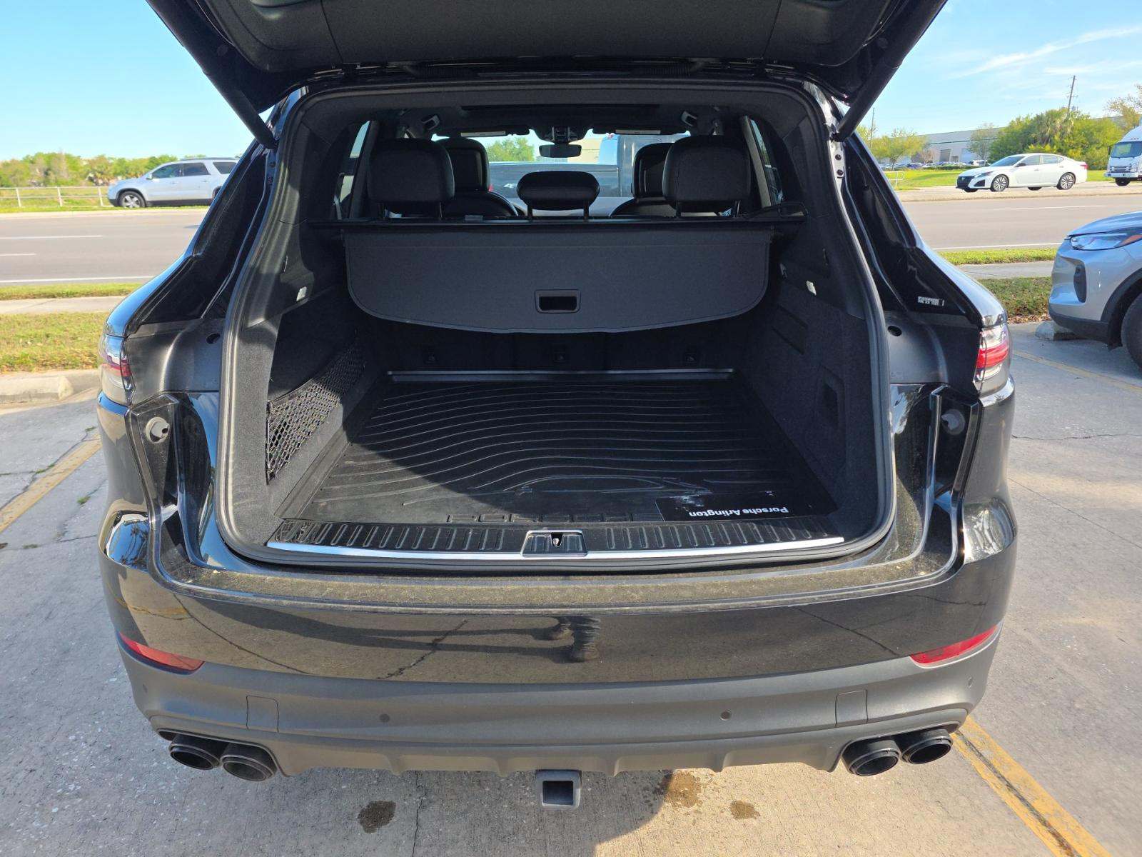 2023 Porsche Cayenne Platinum Edition AWD