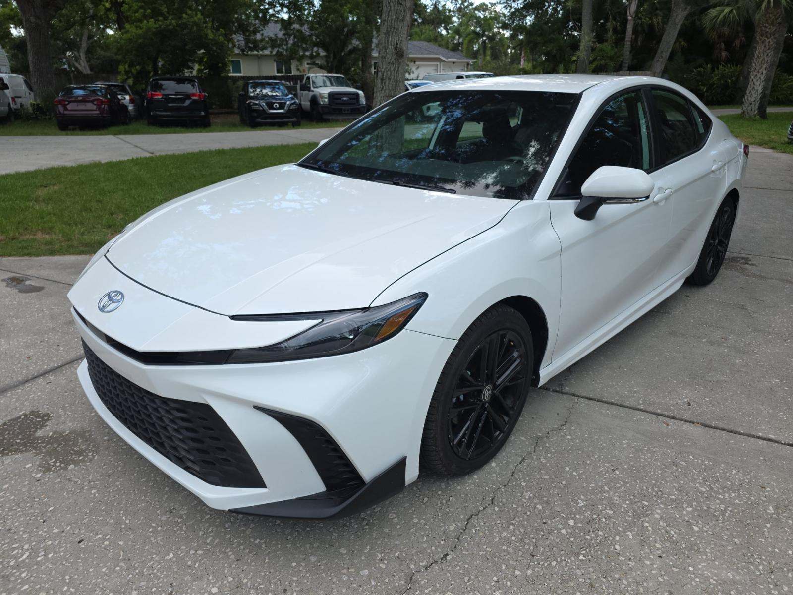 2025 Toyota Camry SE FWD