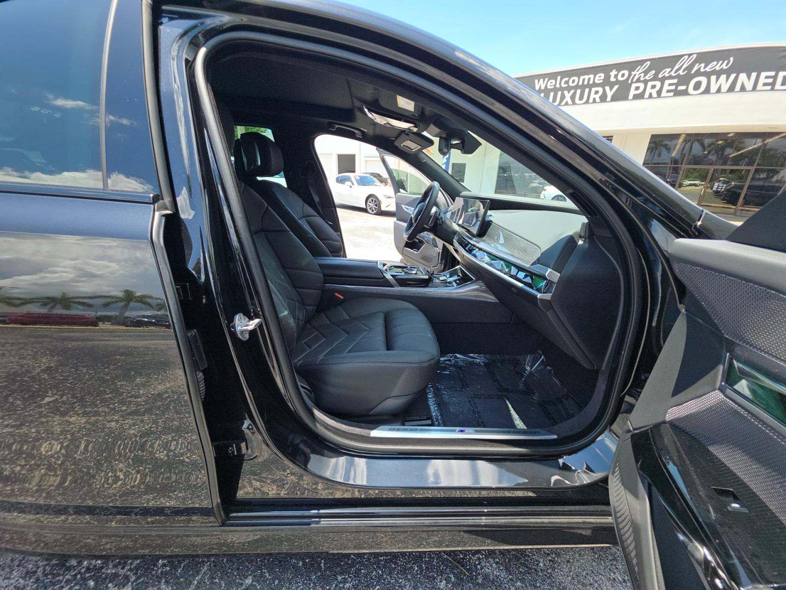 2024 BMW 7 Series 750e xDrive AWD