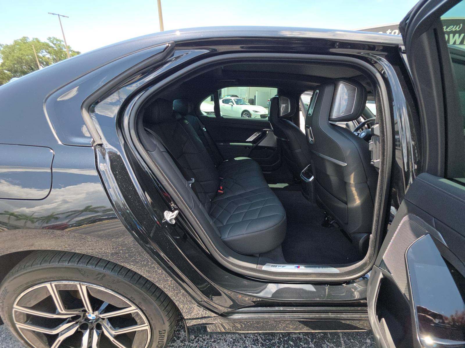 2024 BMW 7 Series 750e xDrive AWD
