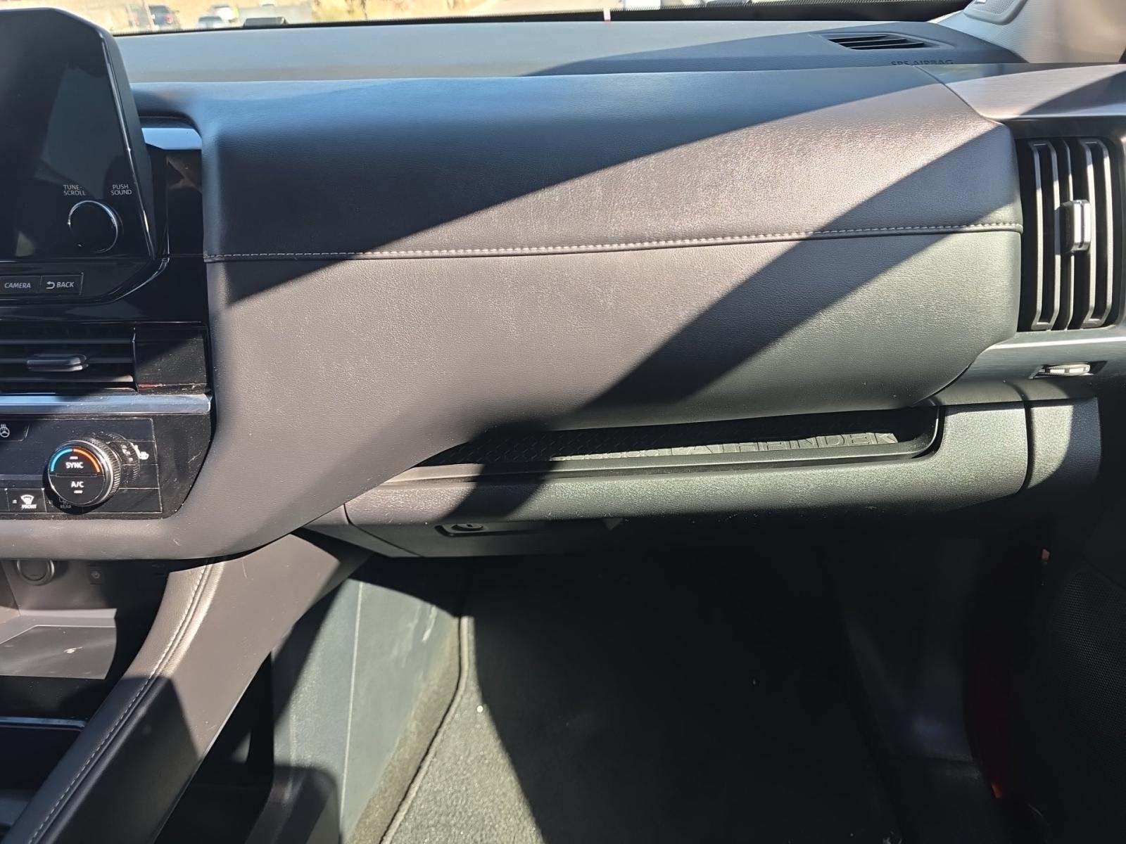 2025 Nissan Pathfinder SL FWD