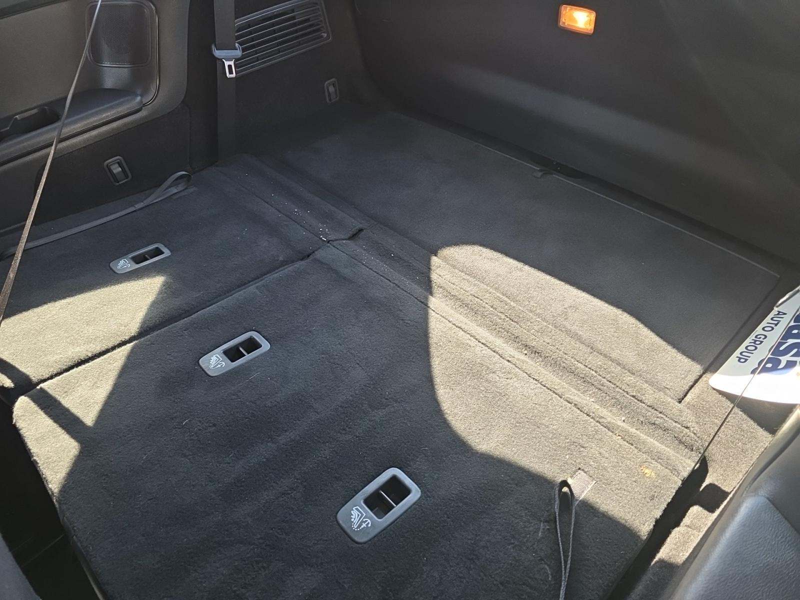 2025 Nissan Pathfinder SL FWD