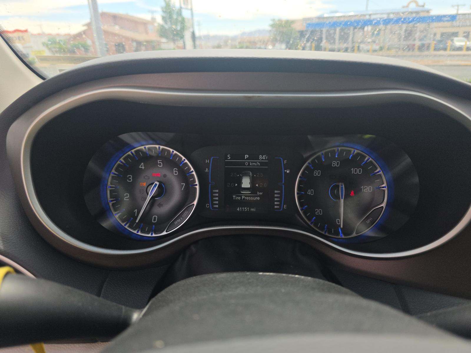 CHRYSLER VOYAGER - 9
