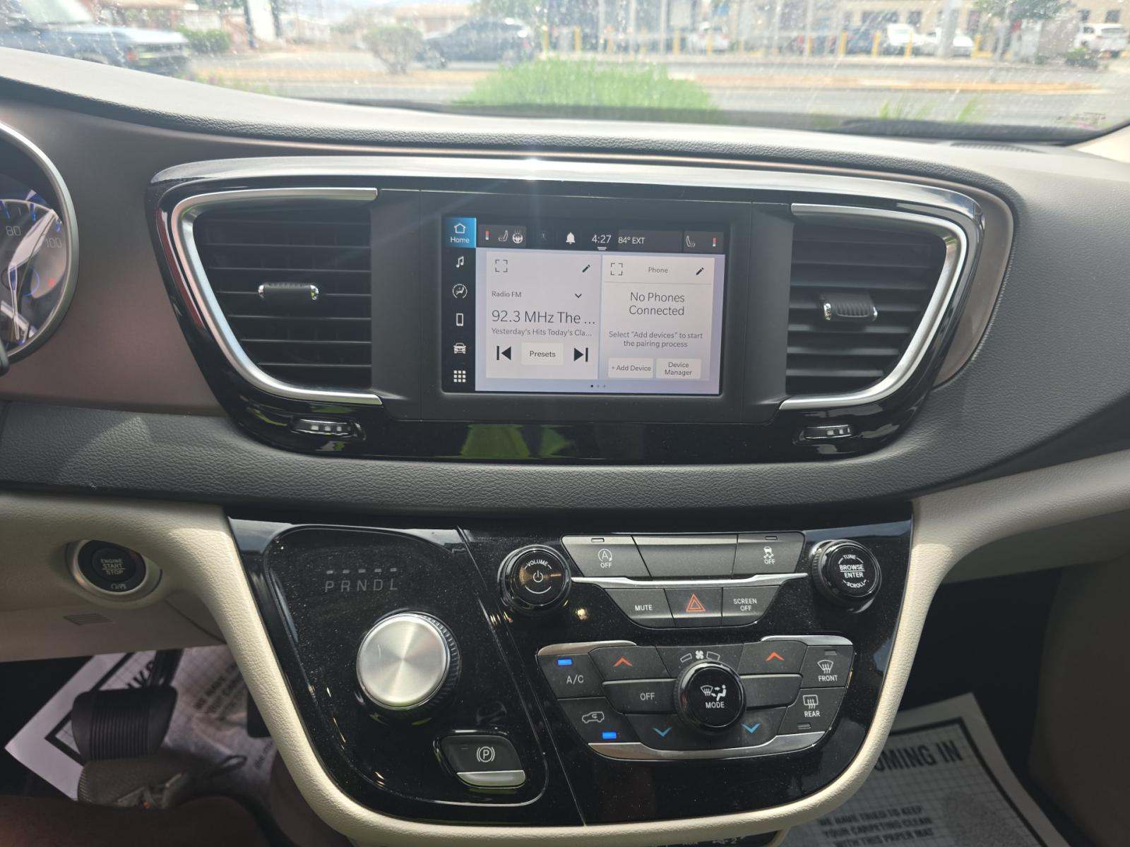 CHRYSLER VOYAGER - 10