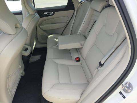 2022 Volvo XC60 B5 Momentum AWD