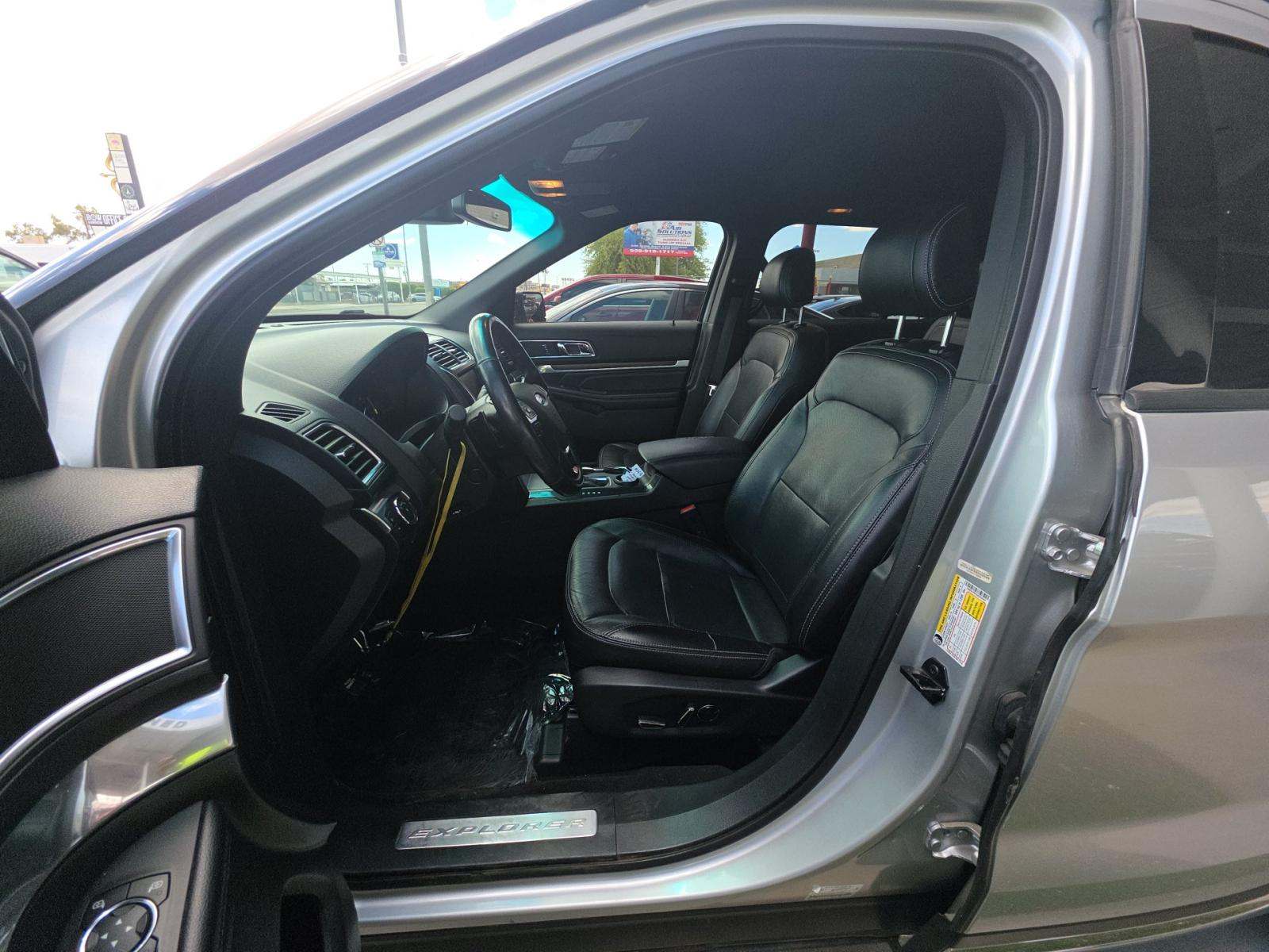 FORD EXPLORER - 6