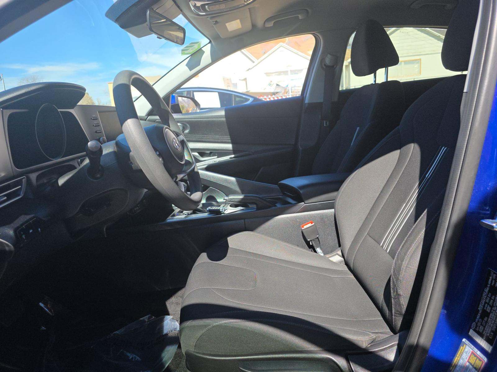 2022 Hyundai Elantra SEL FWD
