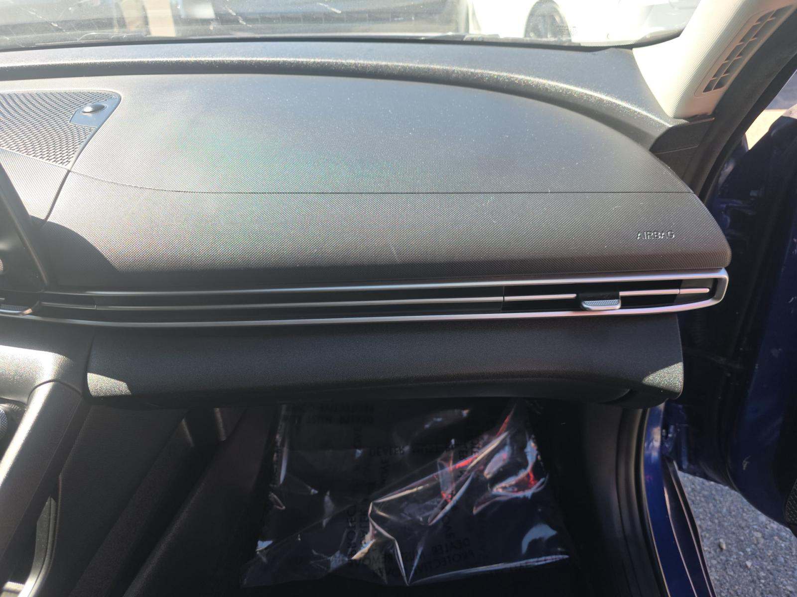 2022 Hyundai Elantra SEL FWD