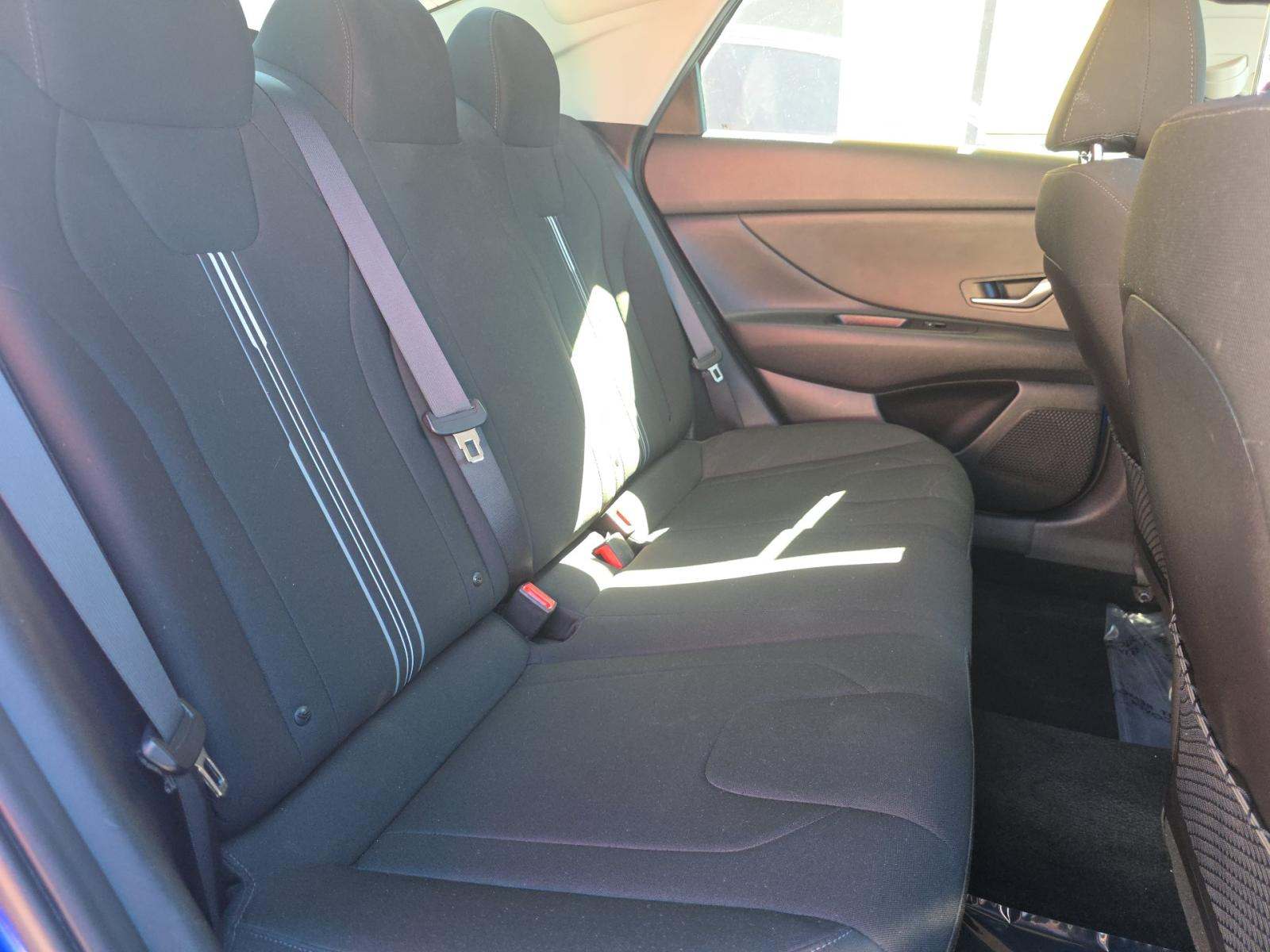 2022 Hyundai Elantra SEL FWD