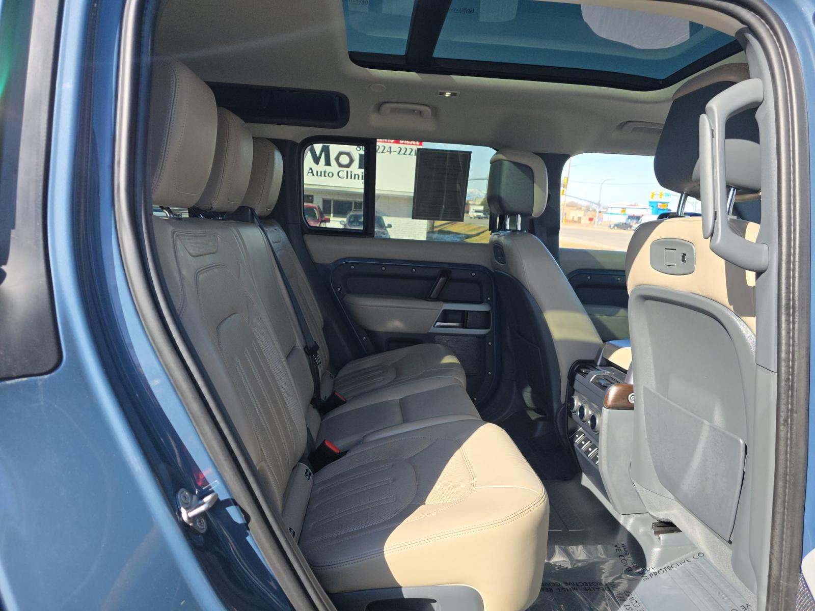 2020 Land Rover Defender 110 SE AWD