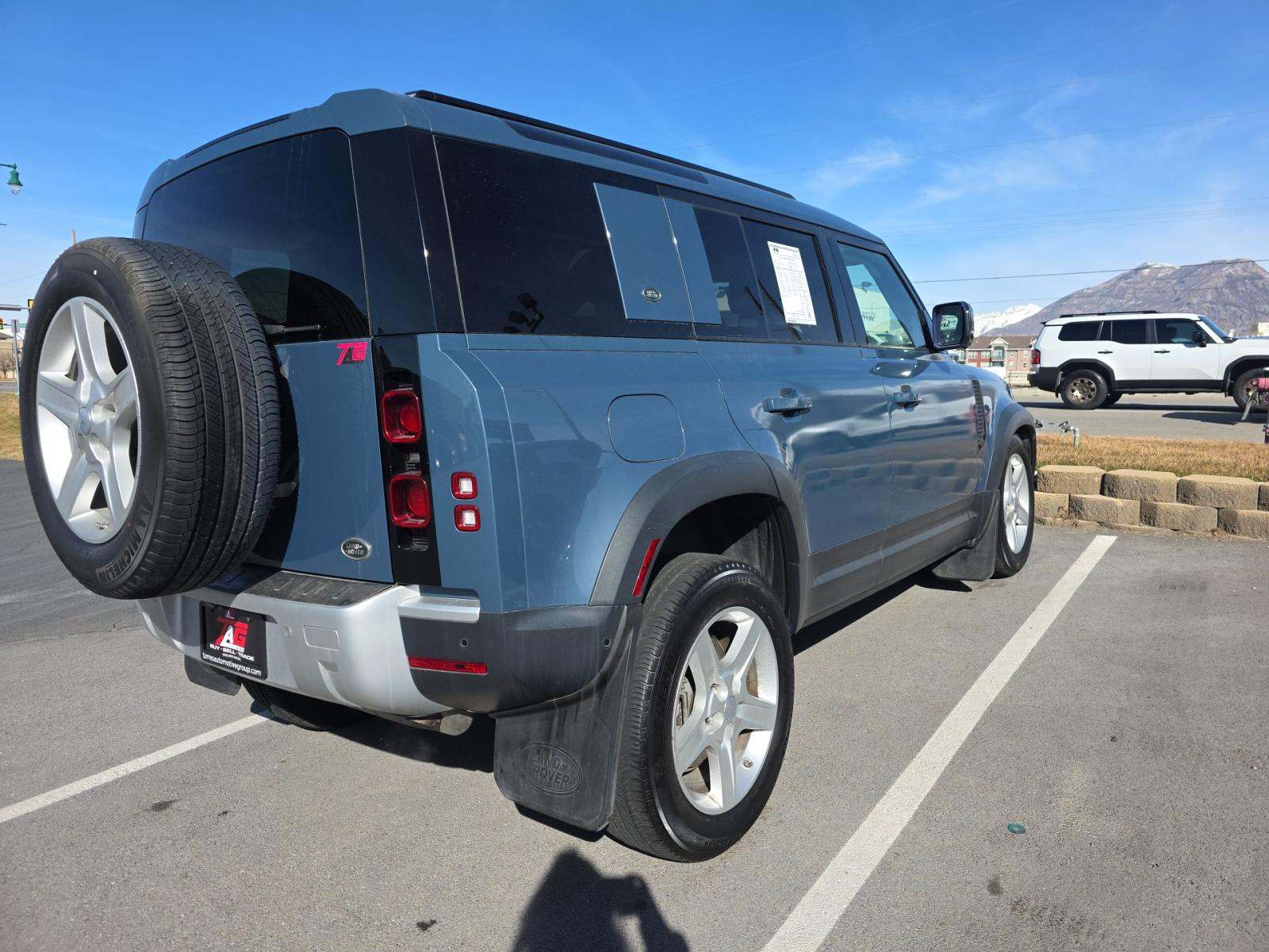 2020 Land Rover Defender 110 SE AWD