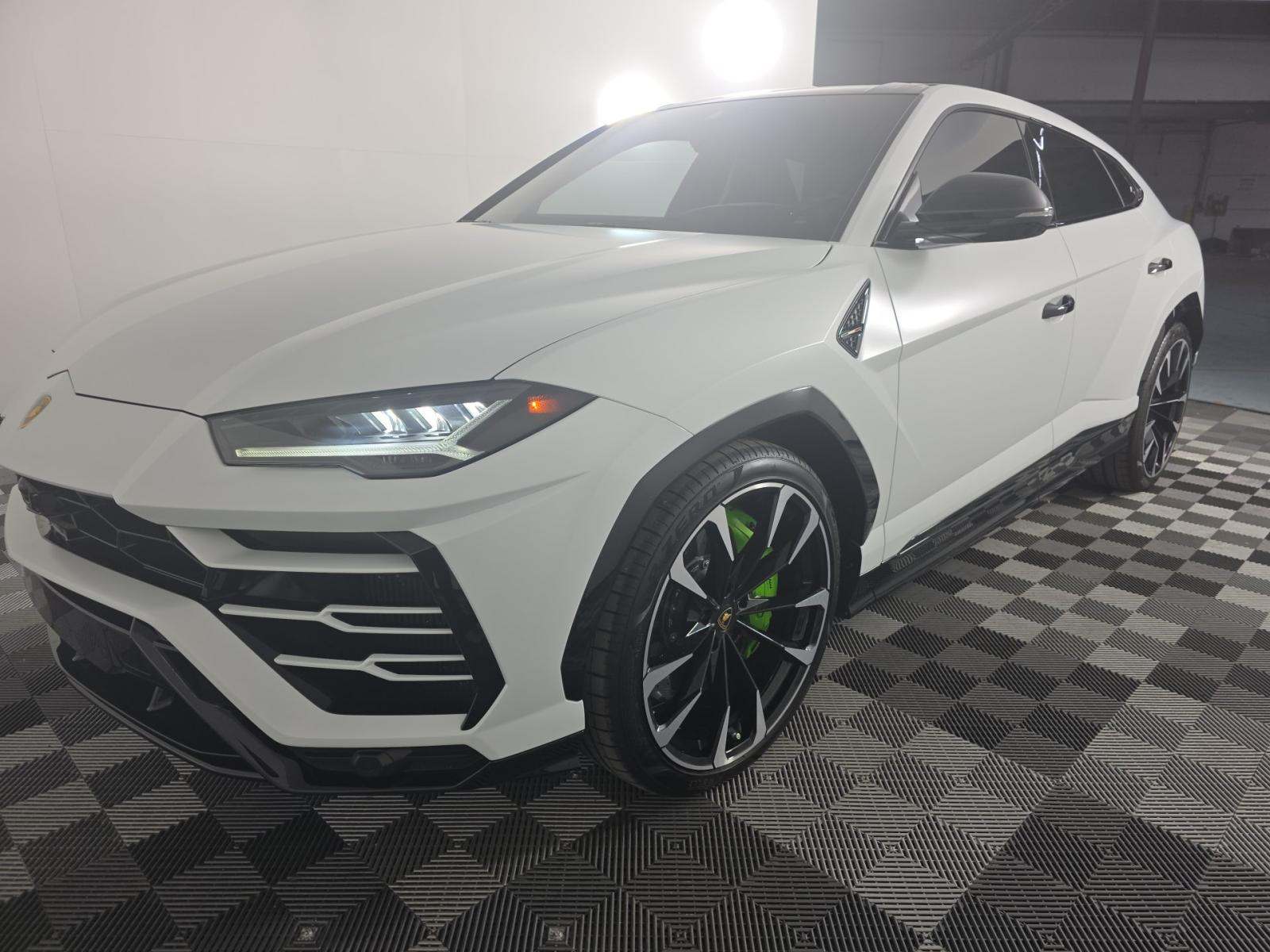 2021 Lamborghini Urus Pearl Capsule AWD